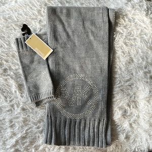 MICHAEL Michael Kors O/S knitted scarf and glove set